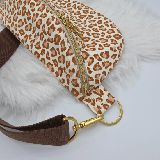 Preview: Gürteltasche - Leony - kleines Leo Muster